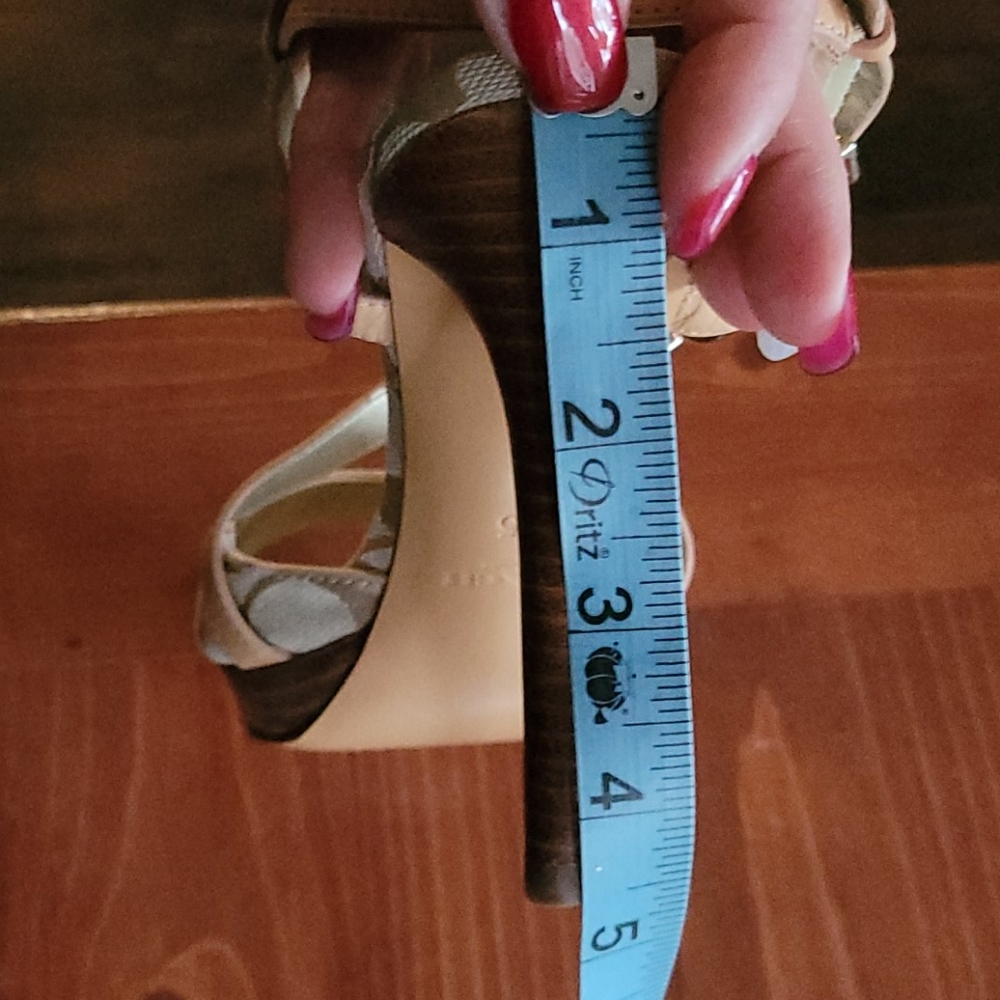 coach heels - Picture 6 of 6